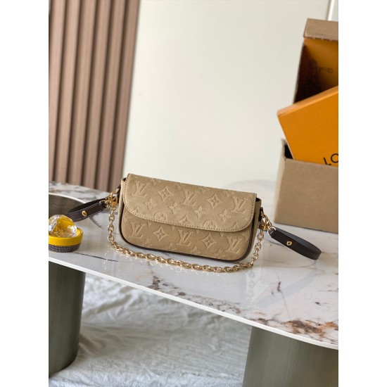 Replica Portafoglio Louis Vuitton M2A016 Ivy On Chain suede marrone Replica Portafoglio Louis Vuitton M2A016 Ivy On Chain suede marrone
