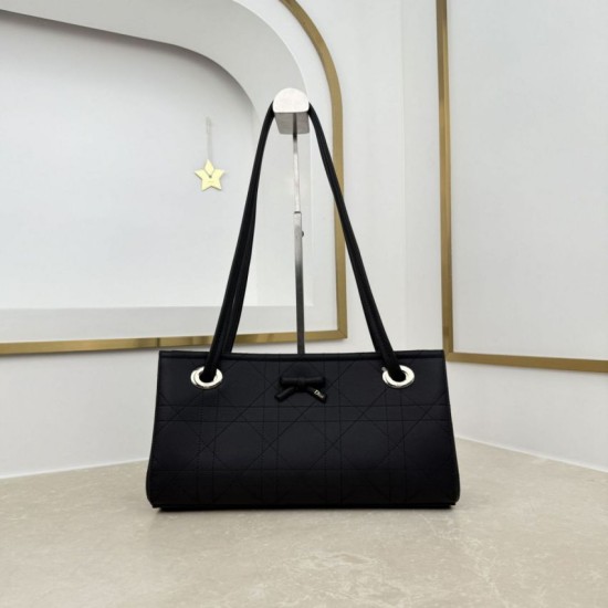 Replica Borsa shopping Dior Promenade East-West in pelle di vitello con motivo Cannage piatto Nero