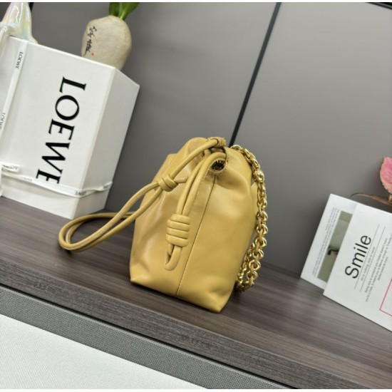 Replica Borsa Loewe Flamenco media nappa di agnello/giallo Replica Perfetta Borsa Loewe Flamenco media nappa di agnello/giallo