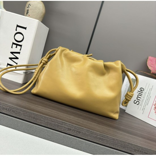 Replica Borsa Loewe Flamenco media nappa di agnello/giallo Replica Perfetta Borsa Loewe Flamenco media nappa di agnello/giallo
