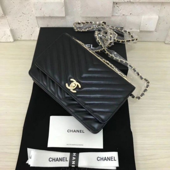 Riproduzione Fedele Classic Flap Charms Portafoglio Woc A33814 Nero imitazioni Replica Alta Qualità Classic Flap Charms Portafoglio Woc A33814 Nero