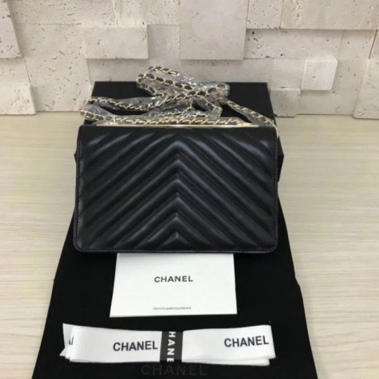 Riproduzione Fedele Classic Flap Charms Portafoglio Woc A33814 Nero imitazioni Replica Alta Qualità Classic Flap Charms Portafoglio Woc A33814 Nero