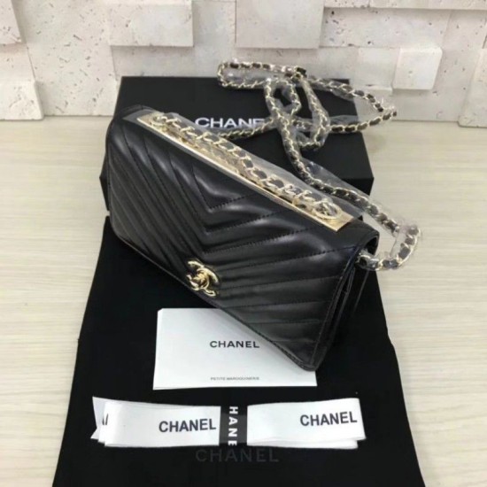 Riproduzione Fedele Classic Flap Charms Portafoglio Woc A33814 Nero imitazioni Replica Alta Qualità Classic Flap Charms Portafoglio Woc A33814 Nero