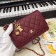Replica Stitch Chain Grained Pelle di vitello Woc Borsa A33814 Claret Outlet Stitch Chain Grained Pelle di vitello Woc Borsa A33814 Claret imitazioni perfette