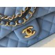 Replica Borsa con patta classica A1112 Hardware in oro blu Griffate