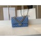 Replica Borsa con patta classica A1112 Hardware in oro blu Griffate