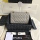Dupe Borsa con patta classica in pelle di vitello granulata A1112 Grigio imitazioni perfette Replica Borsa con patta classica in pelle di vitello granulata A1112 Grigio Griffate