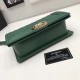 Riproduzione Fedele Le Boy Medium Borsa in pelle vellutata Classic Flap verde imitazioni Replica Alta Qualità Le Boy Medium Borsa in pelle vellutata Classic Flap verde