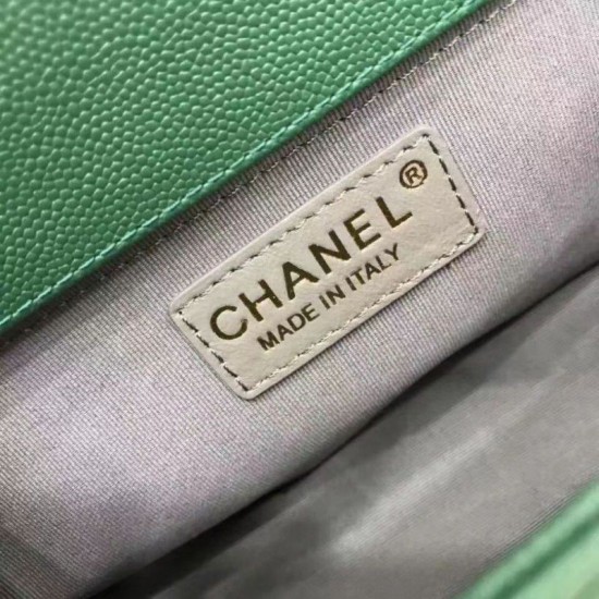 Riproduzione Fedele Le Boy Medium Borsa in pelle vellutata Classic Flap verde imitazioni Replica Alta Qualità Le Boy Medium Borsa in pelle vellutata Classic Flap verde