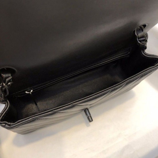 Dettagli perfetti Borsa a patta classica A1116 Hardware nero imitazioni perfette