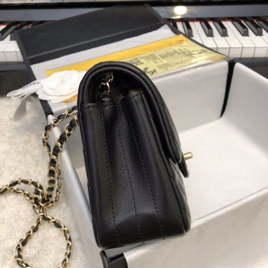Replica Borsa a patta classica A1116 Hardware in oro nero Outlet Borsa a patta classica A1116 Hardware in oro nero imitazioni perfette