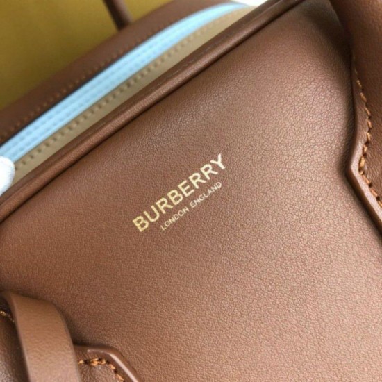 Burberry Cube Square Bag Marrone Dupe Perfetta Cloni Firmate Burberry Cube Square Bag Marrone imitazioni
