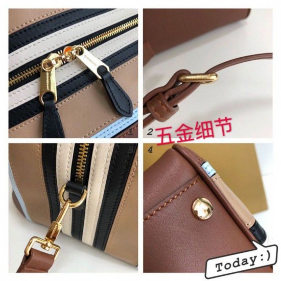 Burberry Cube Square Bag Marrone Dupe Perfetta Cloni Firmate Burberry Cube Square Bag Marrone imitazioni