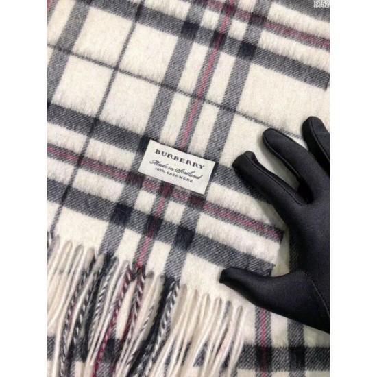 Riproduzione Fedele Classic Sciarpe in seta cachemire imitazioni Replica Alta Qualità Classic Sciarpe in seta cachemire