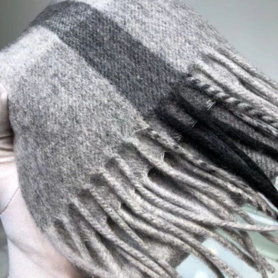 Riproduzione Fedele Sciarpe di seta cashmere grigie imitazioni Replica Alta Qualità Sciarpe di seta cashmere grigie