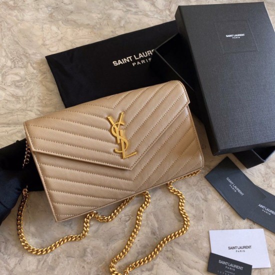 Portafoglio con catena YSL Saint Laurent con busta a catena in pelle martellata color albicocca Dupe Perfetta Cloni Firmate Portafoglio con catena YSL Saint Laurent con busta a catena in pelle martellata color albicocca imitazioni