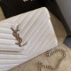 Portafoglio a catena busta con monogramma YSL Saint Laurent in pelle martellata bianco Dupe Perfetta Cloni Firmate Portafoglio a catena busta con monogramma YSL Saint Laurent in pelle martellata bianco imitazioni