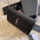Cloni Firmate Imitazione Portafoglio con catena YSL Saint Laurent con busta a catena in pelle martellata nero argento hardware imitazioni