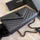Cloni Firmate Portafoglio con catena YSL Saint Laurent con busta a catena in pelle martellata nera nera hardware imitazioni