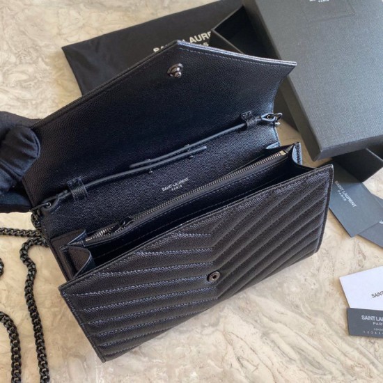 Cloni Firmate Portafoglio con catena YSL Saint Laurent con busta a catena in pelle martellata nera nera hardware imitazioni