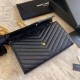 Portafoglio con catena YSL Saint Laurent con busta a catena in pelle martellata Hardware nero oro Dupe Perfetta Cloni Firmate Portafoglio con catena YSL Saint Laurent con busta a catena in pelle martellata Hardware nero oro imitazioni
