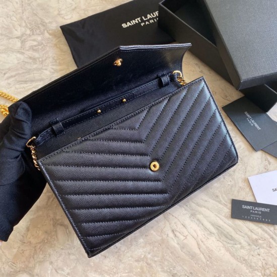 Portafoglio con catena YSL Saint Laurent con busta a catena in pelle martellata Hardware nero oro Dupe Perfetta Cloni Firmate Portafoglio con catena YSL Saint Laurent con busta a catena in pelle martellata Hardware nero oro imitazioni