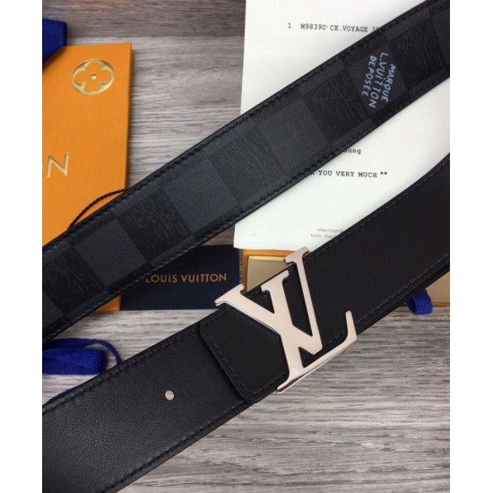 Cintura reversibile Louis Vuitton con iniziali Louis Vuitton da 40 mm nera Cintura reversibile Louis Vuitton con iniziali Louis Vuitton da 40 mm nera