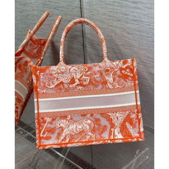 Christian Dior Medium Dior Book Tote arancione