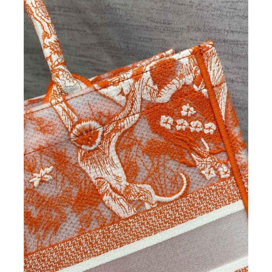 Christian Dior Medium Dior Book Tote arancione