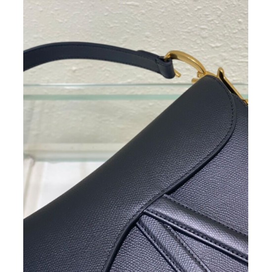 Borsa a sella Christian Dior con cinturino nero Borsa a sella Christian Dior con cinturino nero