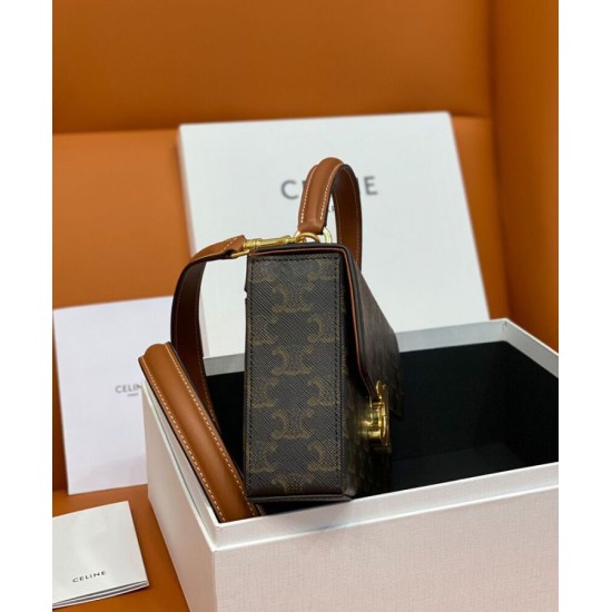 Celine Box Triomphe In Tela Triomphe E Pelle Di Vitello Caffè Celine Box Triomphe In Tela Triomphe E Pelle Di Vitello Caffè
