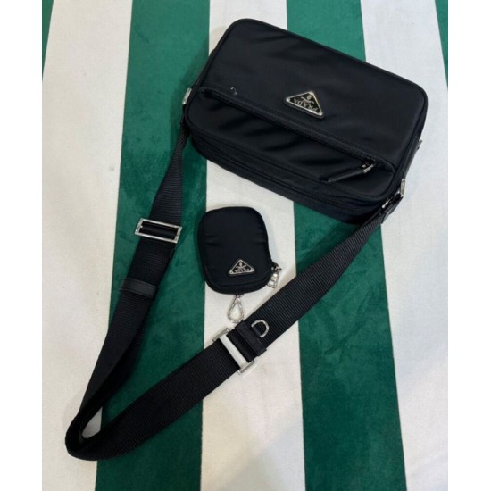 a tracolla Prada Re-Nylon 1BC167 nera a tracolla Prada Re-Nylon 1BC167 nera