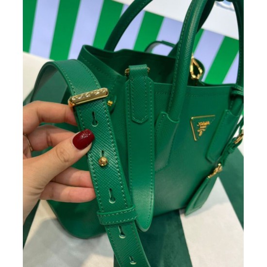 Replica Mini Borsa Prada Doppia In Pelle Saffiano Verde imitazioni Miglior Prezzo Mini Borsa Prada Doppia In Pelle Saffiano Verde Replica