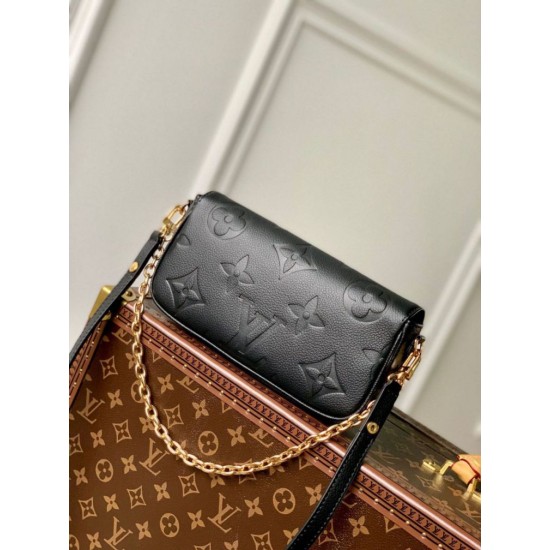 Replica Pari Portafoglio Louis Vuitton con catena Ivy M82210 Nero imitazioni Miglior Prezzo Pari replica Portafoglio Louis Vuitton con catena Ivy M82210 Nero