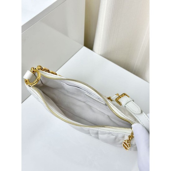Replica Christian Dior CD Lounge Bag Supple Macrocannage Bianco imitazioni Miglior Prezzo Christian Dior CD Lounge Bag Supple Macrocannage Bianco Replica