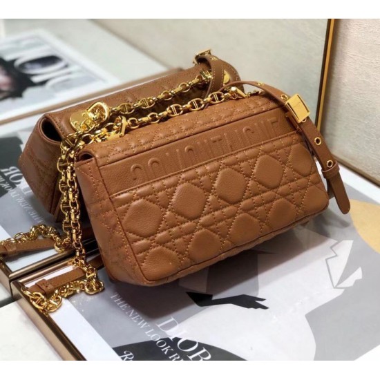 Replica Perfetta Caro piccola Christian Dior Cannage in pelle di vitello marrone imitazioni Miglior Prezzo Replica Perfetta Caro piccola Christian Dior Cannage in pelle di vitello marrone