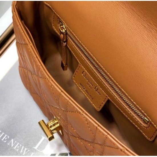 Replica Perfetta Caro piccola Christian Dior Cannage in pelle di vitello marrone imitazioni Miglior Prezzo Replica Perfetta Caro piccola Christian Dior Cannage in pelle di vitello marrone