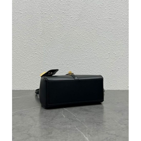 Replica Borsa Celine Mini 16 Pelle di vitello naturale Nera imitazioni Miglior Prezzo Borsa Celine Mini 16 Pelle di vitello naturale Nera Replica