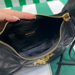 Replica Imitazione Mini borsa Prada in pelle nappa con impunture 1BA384 Nera imitazioni Miglior Prezzo Imitazione Mini borsa Prada in pelle nappa con impunture 1BA384 Nera Replica