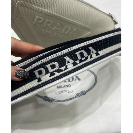 Triangolo Prada Saffiano Crema Triangolo Prada Saffiano Crema