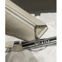 Triangolo Prada Saffiano Crema Triangolo Prada Saffiano Crema