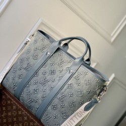 Replica Borsa tote Louis Vuitton M22537 Louis Vuitton Weekend NM blu denim lavato imitazioni Miglior Prezzo Borsa tote Louis Vuitton M22537 Louis Vuitton Weekend NM blu denim lavato Replica