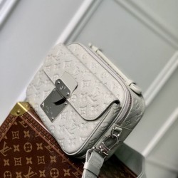 Replica Borsa a tracolla LV S-Lock M23152 Monogramma Taurillon imitazioni Miglior Prezzo Borsa a tracolla LV S-Lock M23152 Monogramma Taurillon Replica