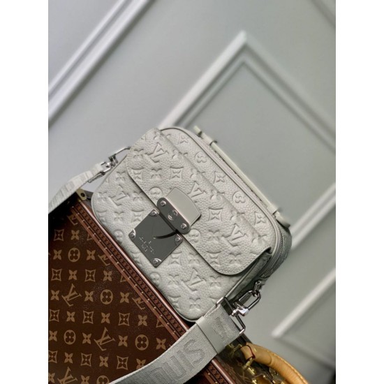 Replica Borsa a tracolla LV S-Lock M23152 Monogramma Taurillon imitazioni Miglior Prezzo Borsa a tracolla LV S-Lock M23152 Monogramma Taurillon Replica