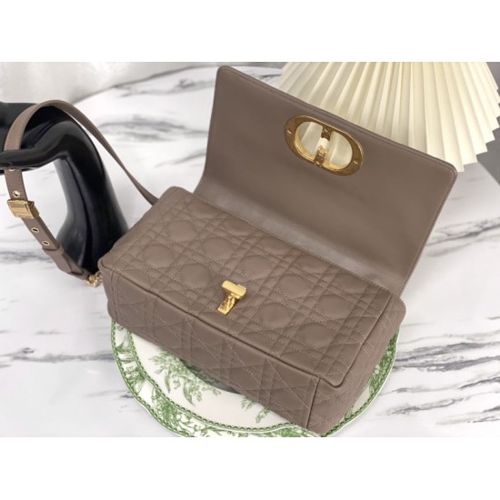 Replica Christian Dior Dior Caro media in pelle di vitello Cannage grigia imitazioni Miglior Prezzo Christian Dior replica Dior Caro media in pelle di vitello Cannage grigia