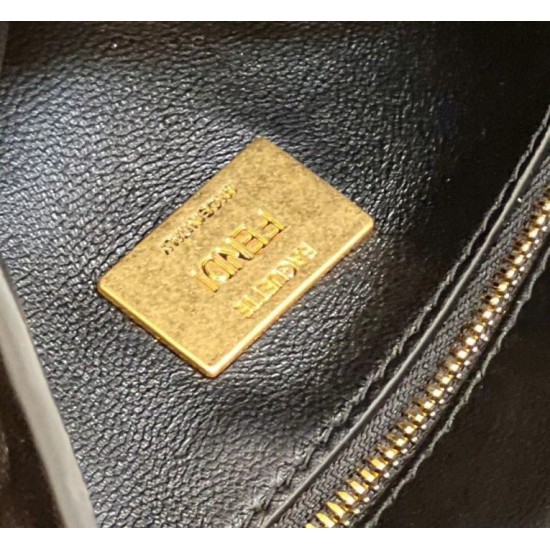 Replica Borse midi Fendi Baguette con catena in nappa nera imitazioni Miglior Prezzo Borse Replica midi Fendi Baguette con catena in nappa nera