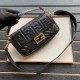 Replica Perfetta baguette media Fendi motivo FF nera imitazioni Miglior Prezzo Replica Perfetta baguette media Fendi motivo FF nera