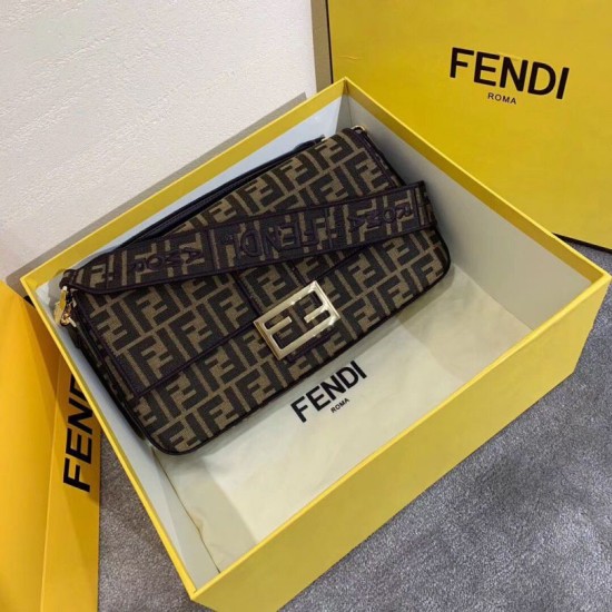 Replica Borsa grande Fendi Baguette in tessuto FF con finiture nere imitazioni Miglior Prezzo Borsa grande Fendi Baguette in tessuto FF con finiture nere Replica
