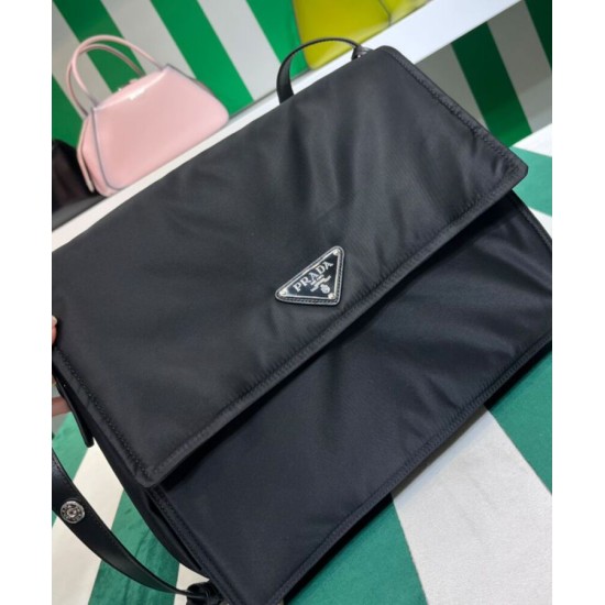 Replica borse griffate a tracolla imbottita grande Prada Re-Nylon 1BD256 Nera imitazioni Miglior Prezzo Imitazioni borse griffate a tracolla imbottita grande Prada Re-Nylon 1BD256 Nera Replica