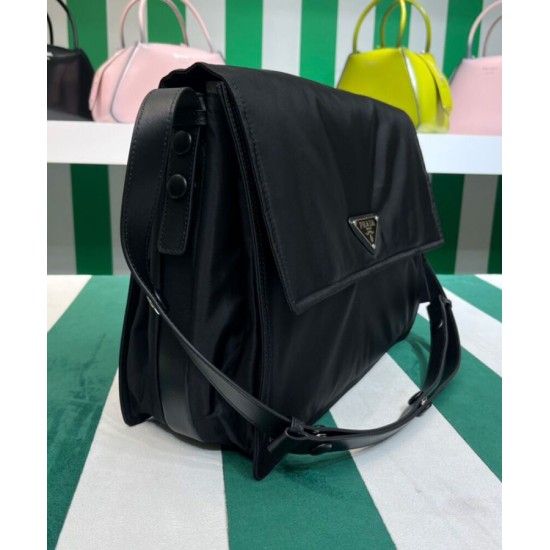 Replica borse griffate a tracolla imbottita grande Prada Re-Nylon 1BD256 Nera imitazioni Miglior Prezzo Imitazioni borse griffate a tracolla imbottita grande Prada Re-Nylon 1BD256 Nera Replica